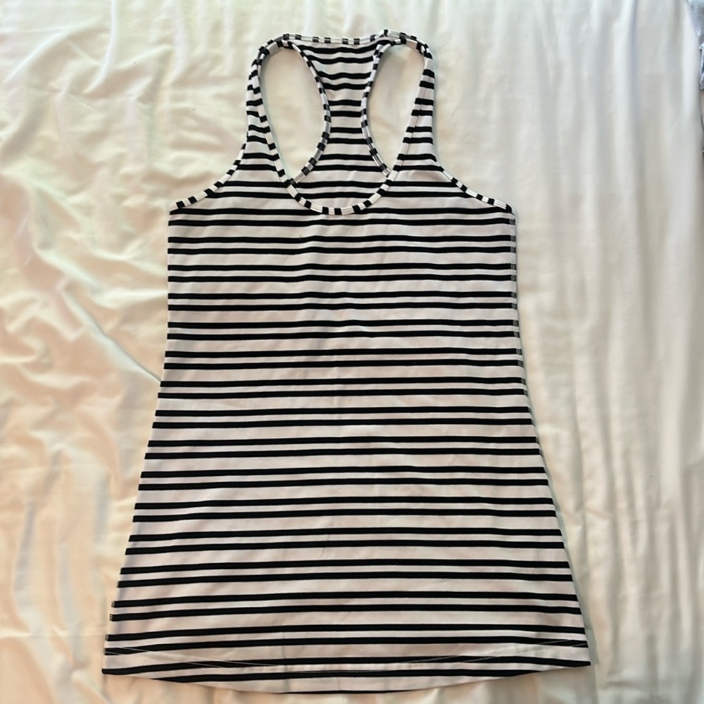 Lululemon tank top with no built in